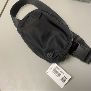 Lululemon ‘everywhere belt bag’